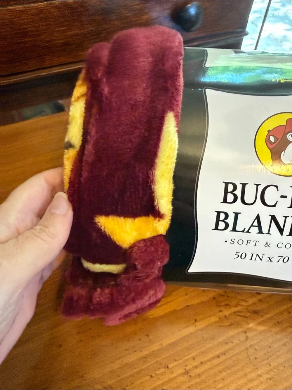 Buc-ee’s You Are My Sunshine Plush Throw Blanket - Sunflower Print - Picture 3 of 4